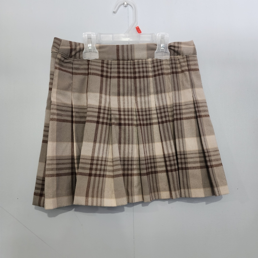 Girls size sm pleated skirt with silk lining